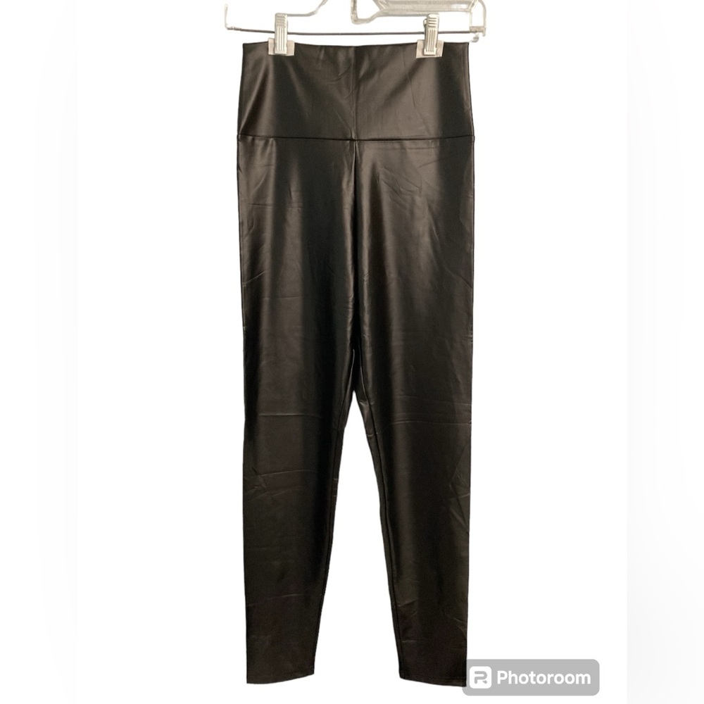 Everbellus black faux leather high rise leggings Size M